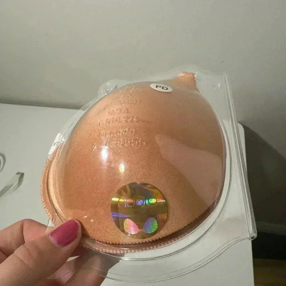 NWT NuBra Seamless Adhesive Push-Up Bra D Cup - Picture 4 of 5